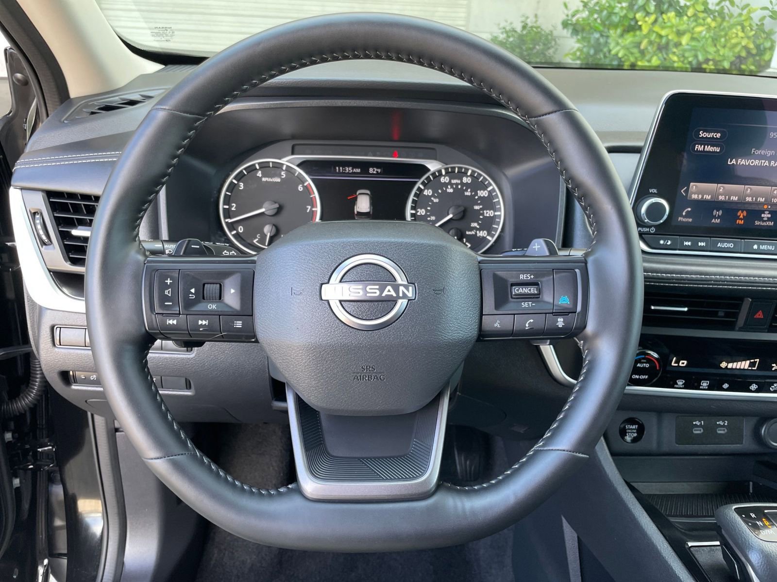 Used 2025 Nissan Rogue SV image 30