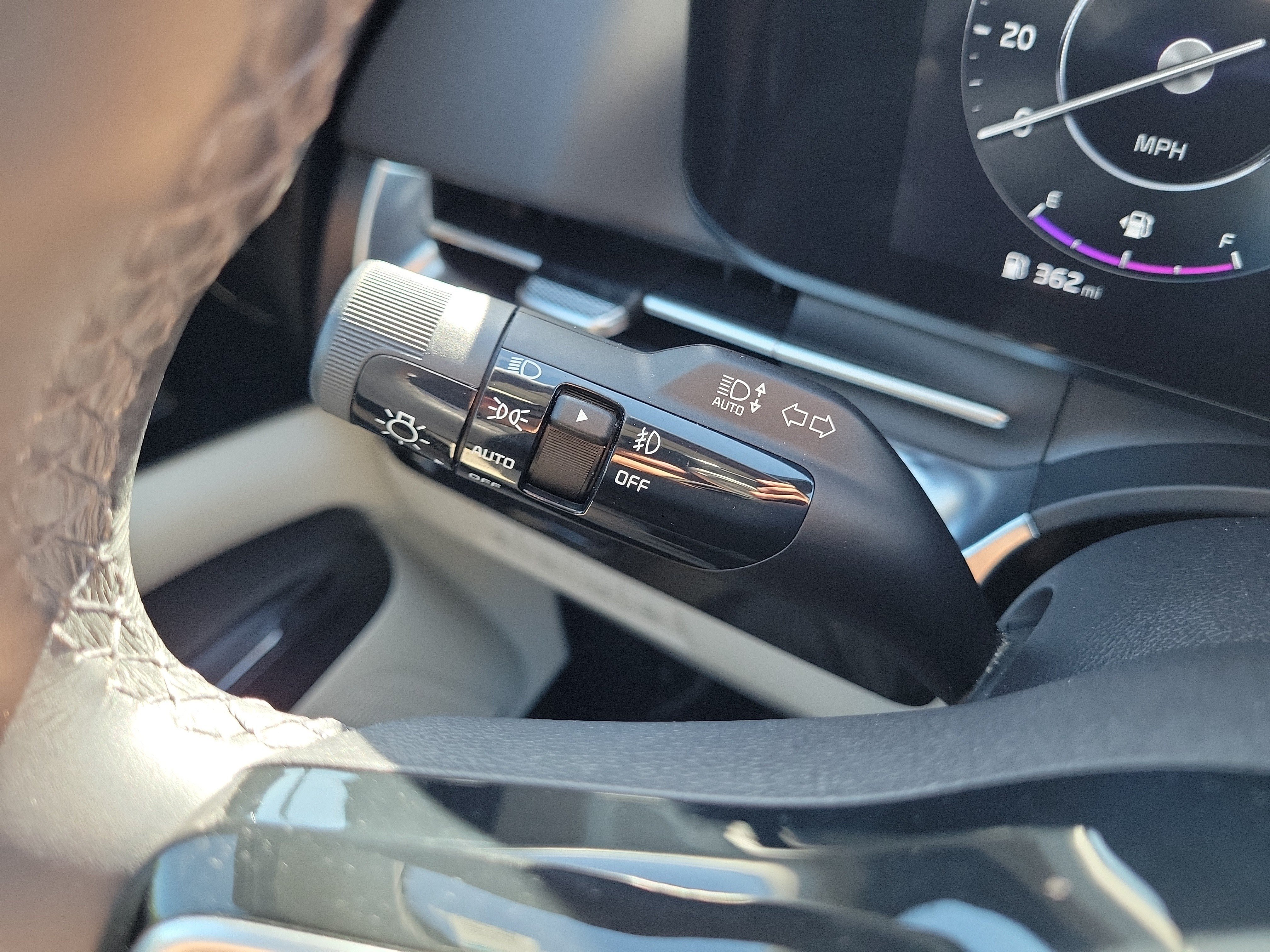 Certified 2024 Kia Carnival SX Prestige FWD image 30