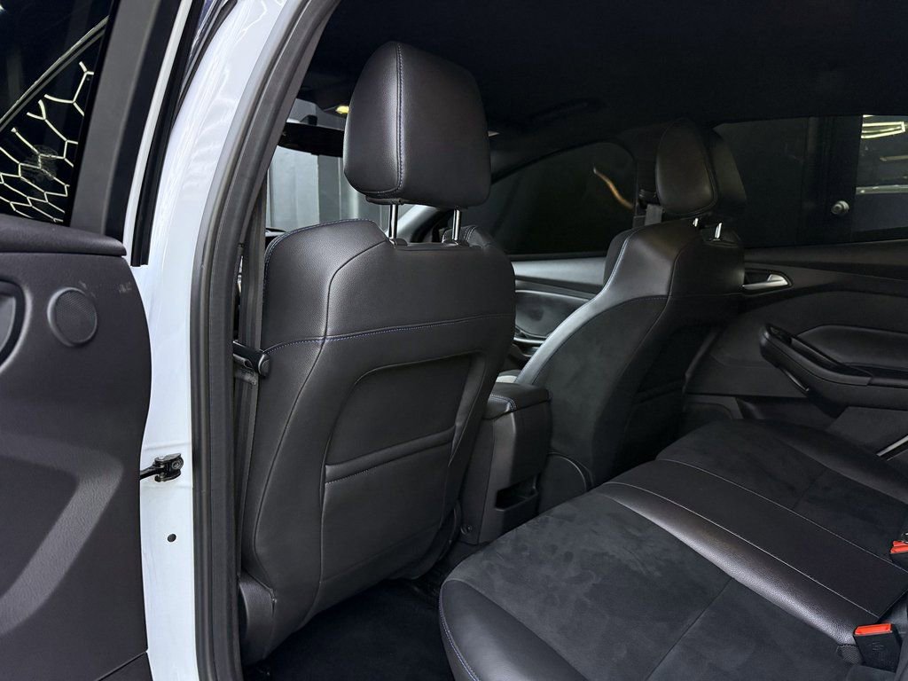 Used 2017 Ford Focus RS image 19