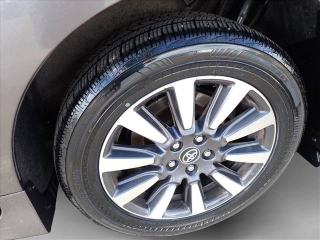 Used 2019 Toyota Sienna XLE Premium AWD/4WD image 4
