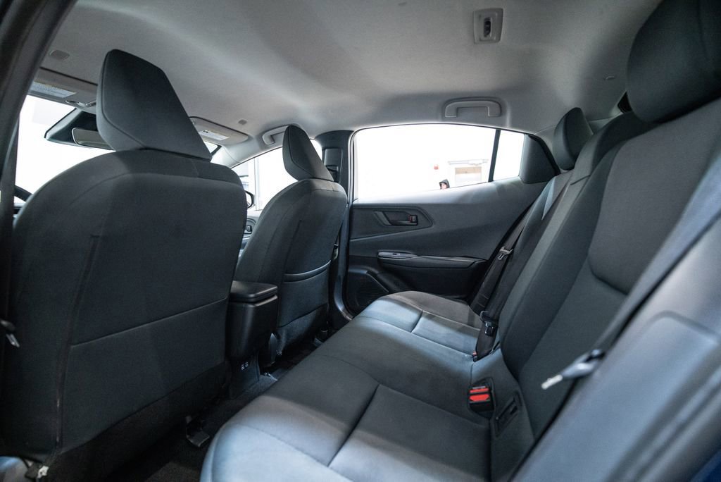 Used 2025 Toyota Prius LE image 31