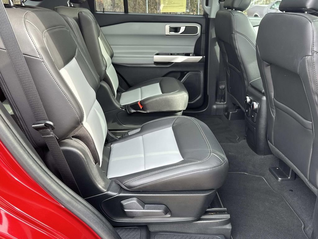 Used 2023 Ford Explorer XLT w/ Equipment Group 202A image 15