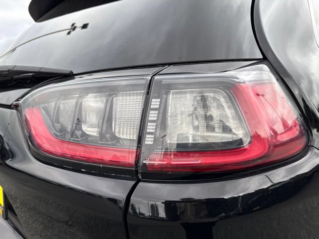 Used 2019 Jeep Cherokee Latitude w/ Popular Appearance Group AWD/4WD image 13
