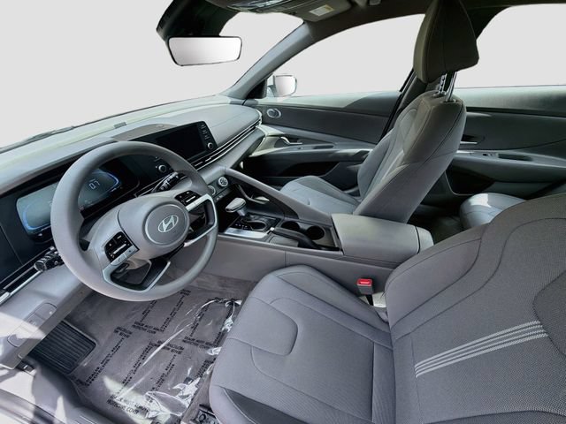 Certified 2025 Hyundai Elantra SE FWD image 20