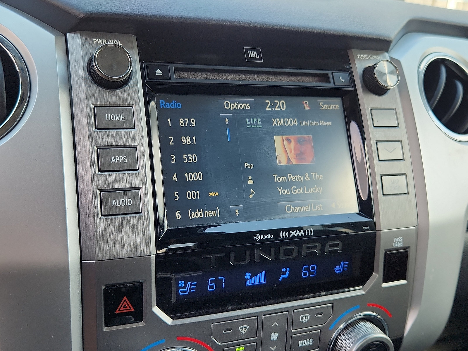 Used 2018 Toyota Tundra Platinum AWD/4WD image 19