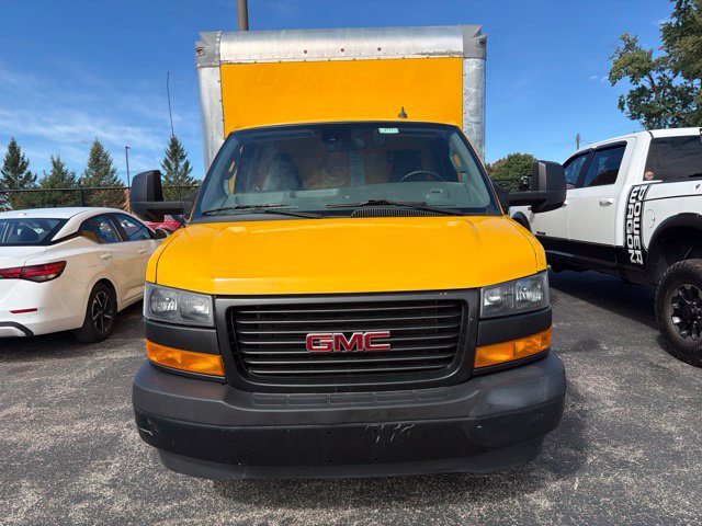 Used 2021 GMC Savana 3500 Extended w/ Power Convenience Package RWD image 3