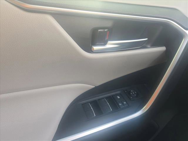 Used 2025 Toyota RAV4 XLE FWD image 24