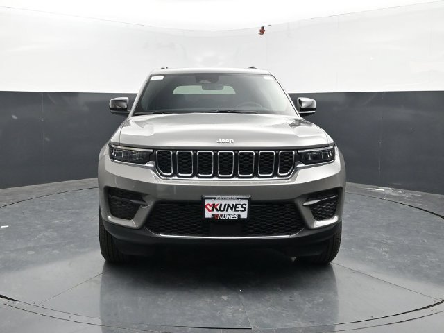 New 2027 Jeep Grand Cherokee Laredo X AWD/4WD image 2