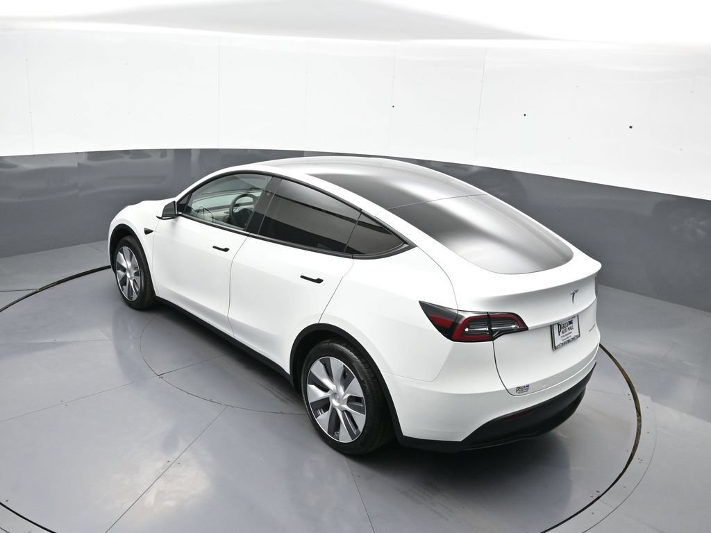 Used 2024 Tesla Model Y Long Range AWD/4WD image 40