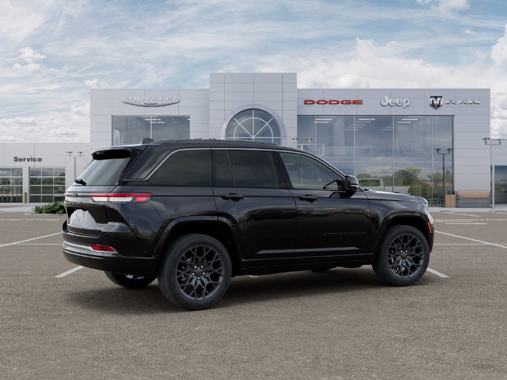 New 2027 Jeep Grand Cherokee Summit AWD/4WD image 4