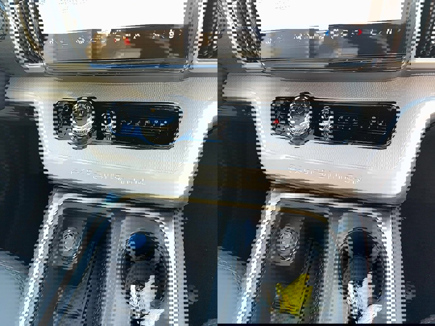 New 2025 Ford Expedition Active image 20