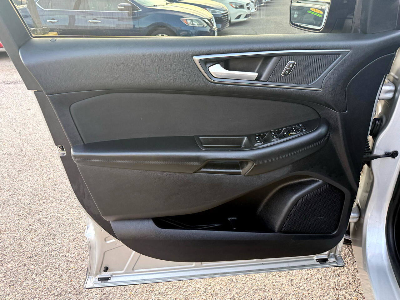 Used 2019 Ford Edge SE AWD/4WD image 12