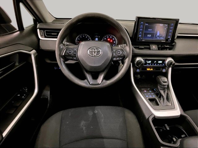 Used 2022 Toyota RAV4 LE AWD/4WD image 5