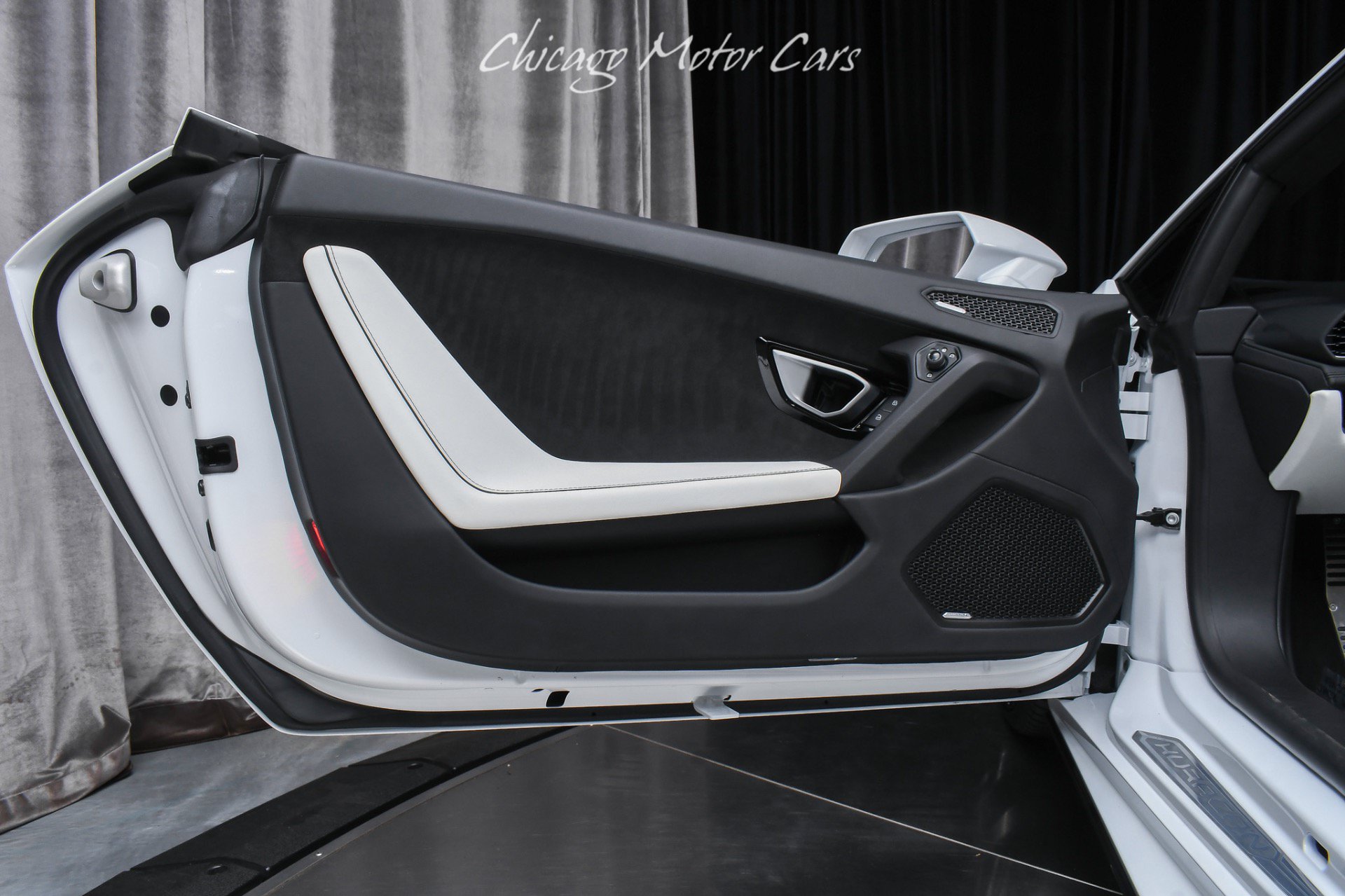 Used 2024 Lamborghini Huracan EVO AWD/4WD image 16