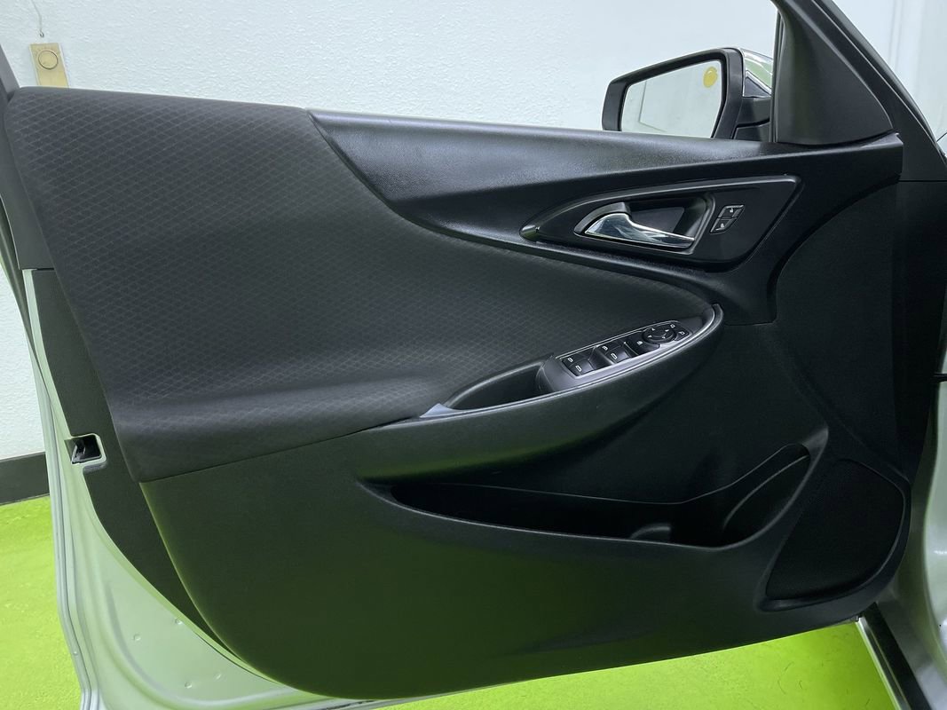 Used 2020 Chevrolet Malibu LT image 16