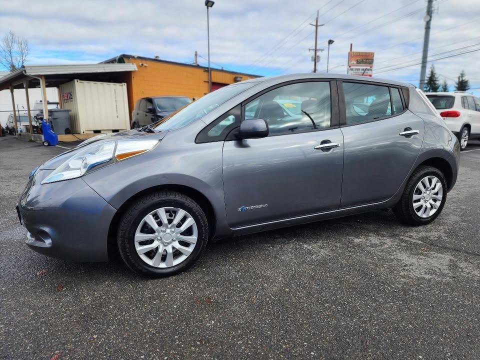 Used 2015 Nissan Leaf S w/ Charge Package image 2