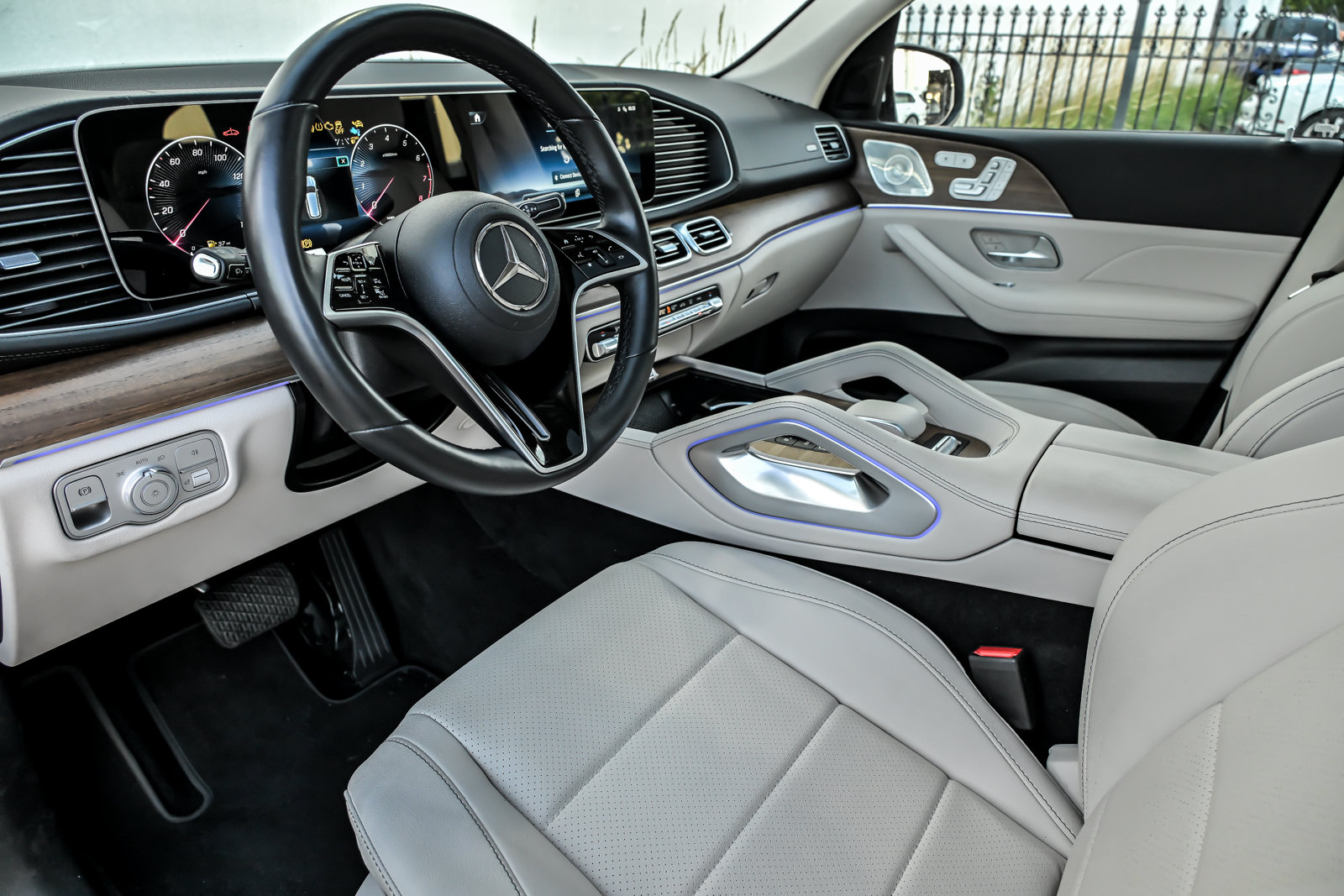 Used 2025 Mercedes-Benz GLS 450 4MATIC image 19