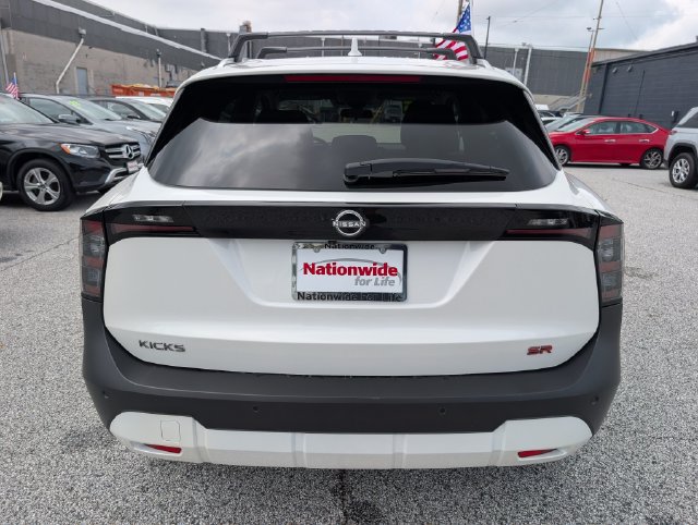 Used 2025 Nissan Kicks SR w/ Illumination Package FWD image 4