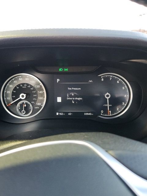 Used 2025 Genesis G70 2.5T image 11