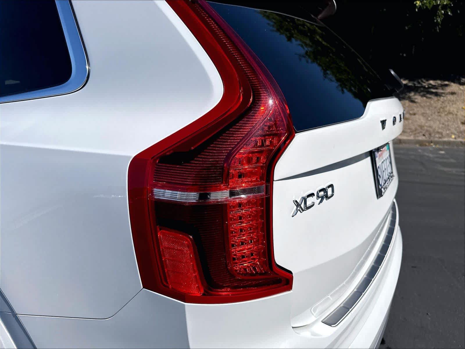 Used 2021 Volvo XC90 T5 Momentum w/ Advanced Package AWD/4WD image 33