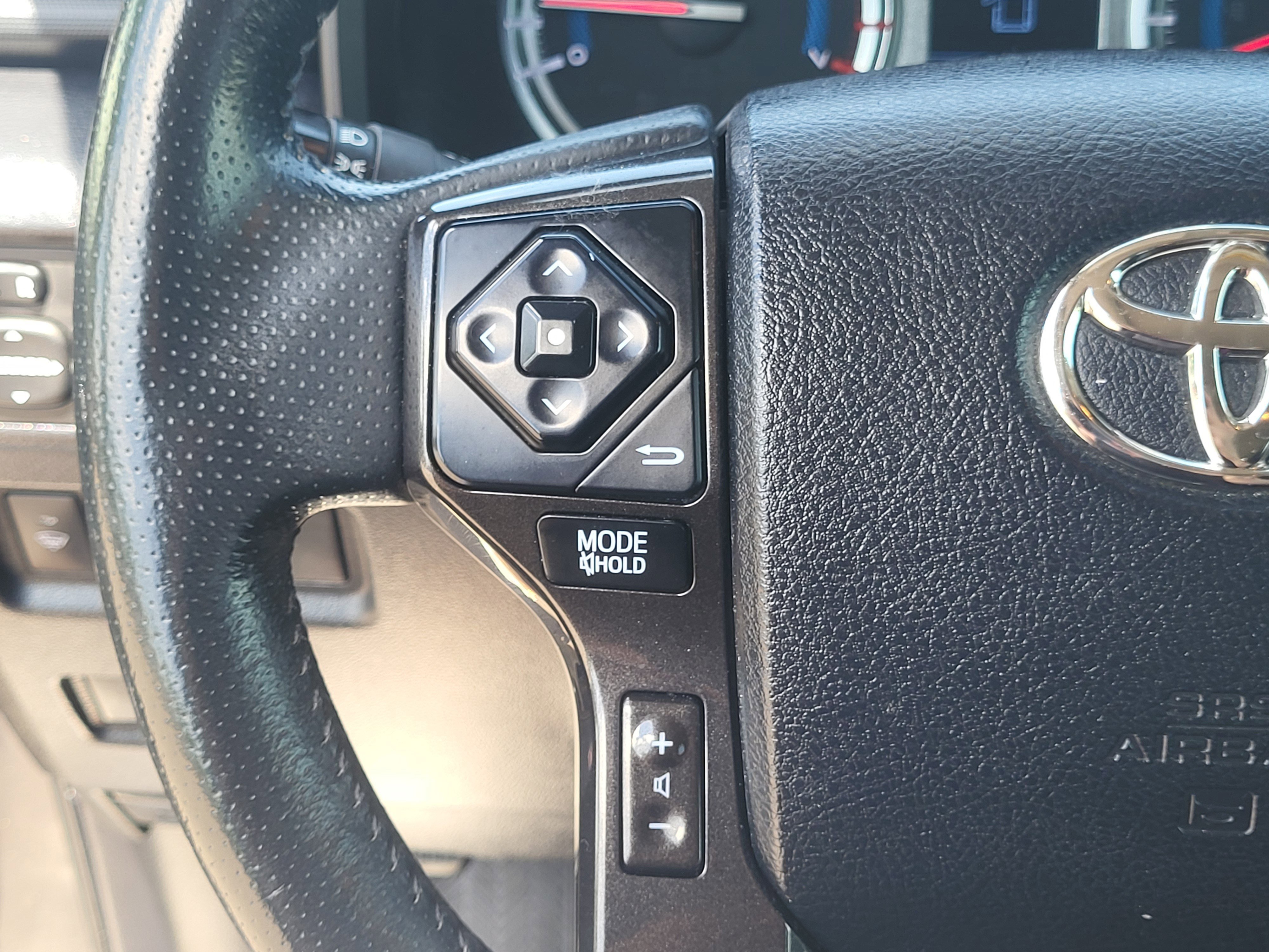 Used 2016 Toyota 4Runner Trail Premium w/ Convenience Package AWD/4WD image 17