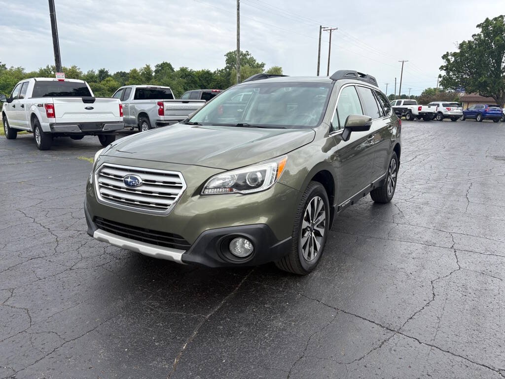 Used 2017 Subaru Outback 2.5i Limited AWD/4WD image 2