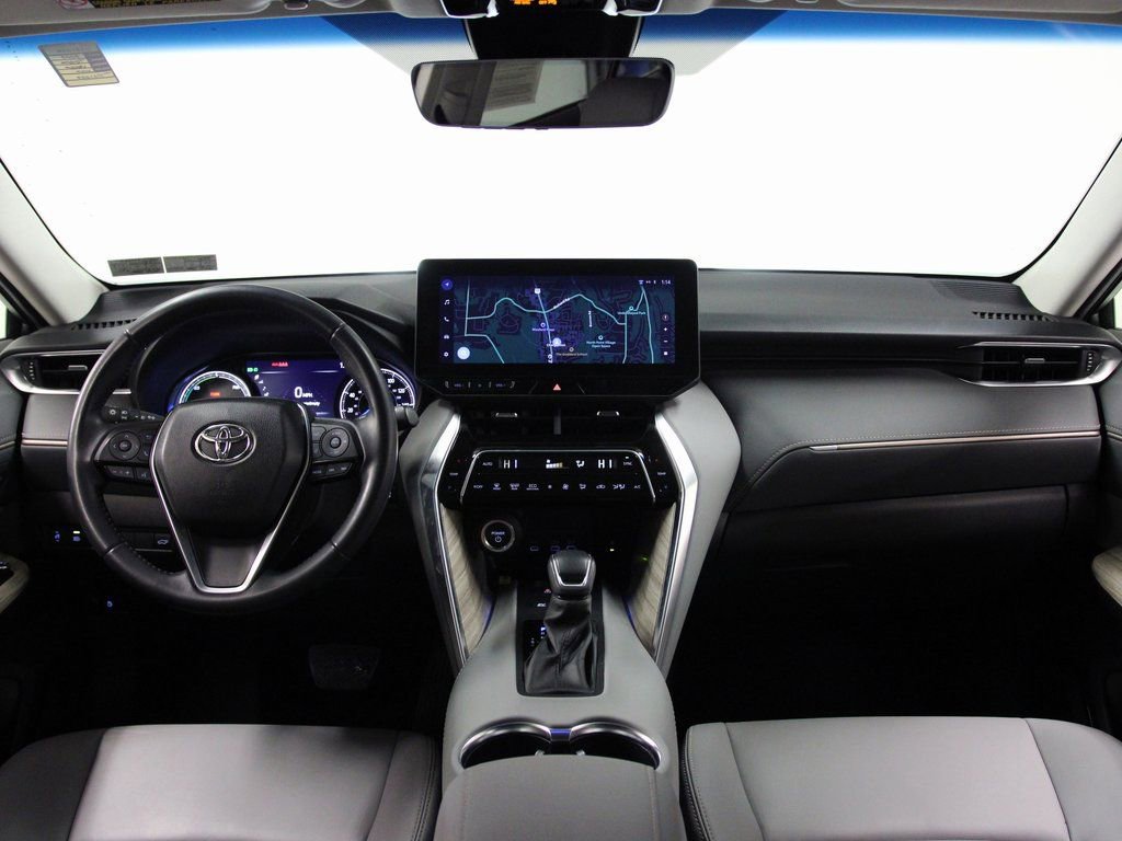 Used 2023 Toyota Venza XLE video 2