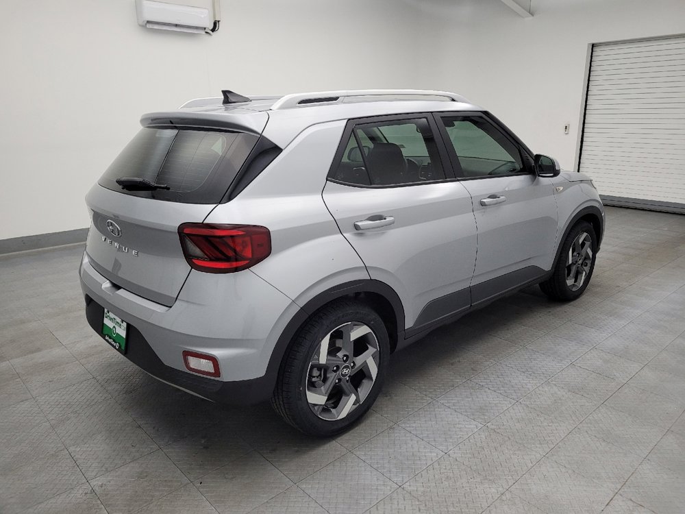 Used 2022 Hyundai Venue SEL image 10