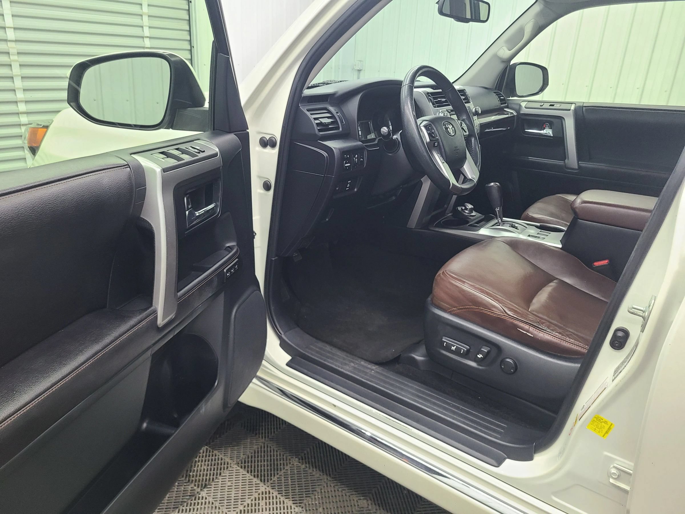 Used 2016 Toyota 4Runner Limited AWD/4WD image 21