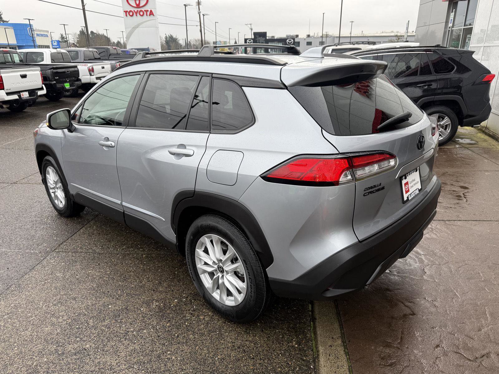 Certified 2022 Toyota Corolla Cross LE w/ Moonroof Package image 4