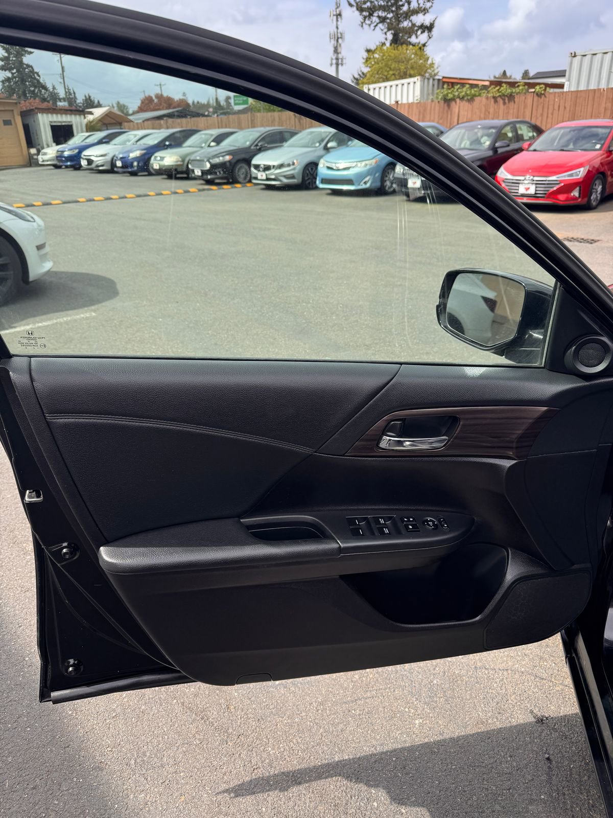 Used 2017 Honda Accord EX image 10