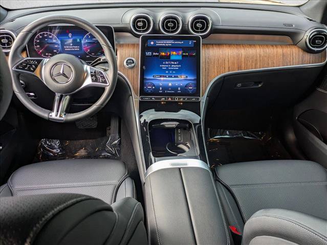 Used 2025 Mercedes-Benz GLC 300 4MATIC image 17