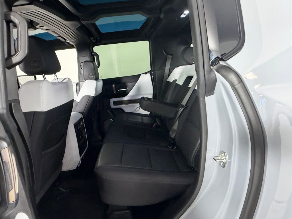Used 2025 GMC Hummer EV 2X image 26