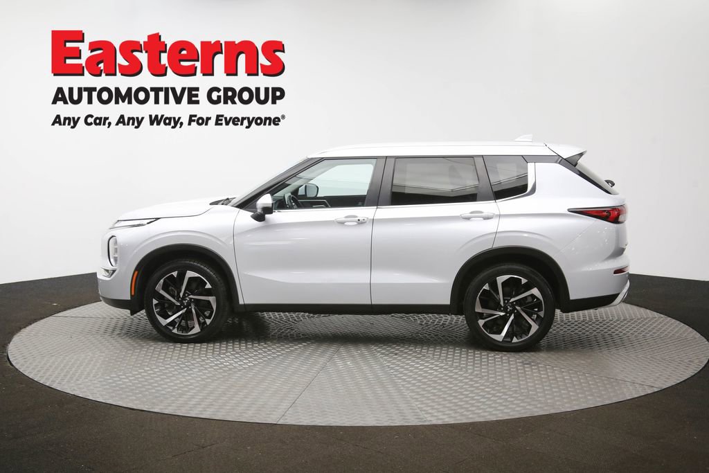 Used 2024 Mitsubishi Outlander SE image 61