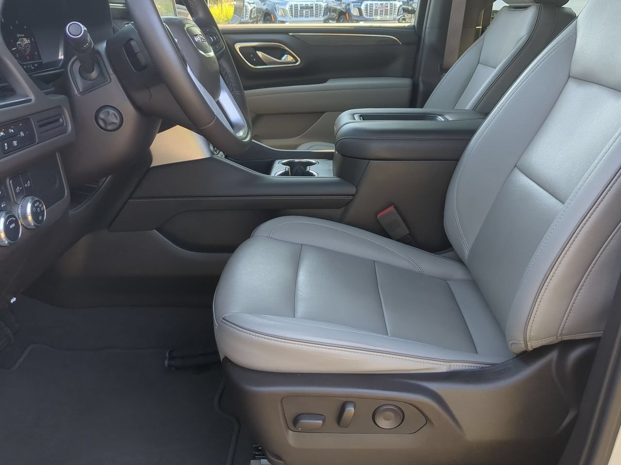 Used 2023 GMC Yukon XL SLT w/ SLT Luxury Package AWD/4WD image 19