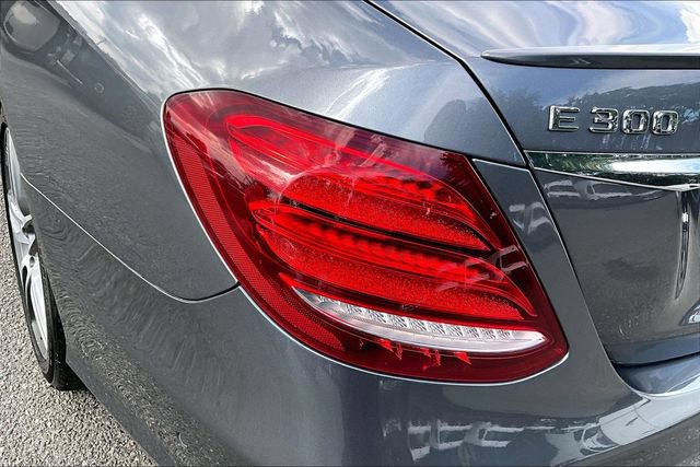Used 2017 Mercedes-Benz E 300 4MATIC image 25