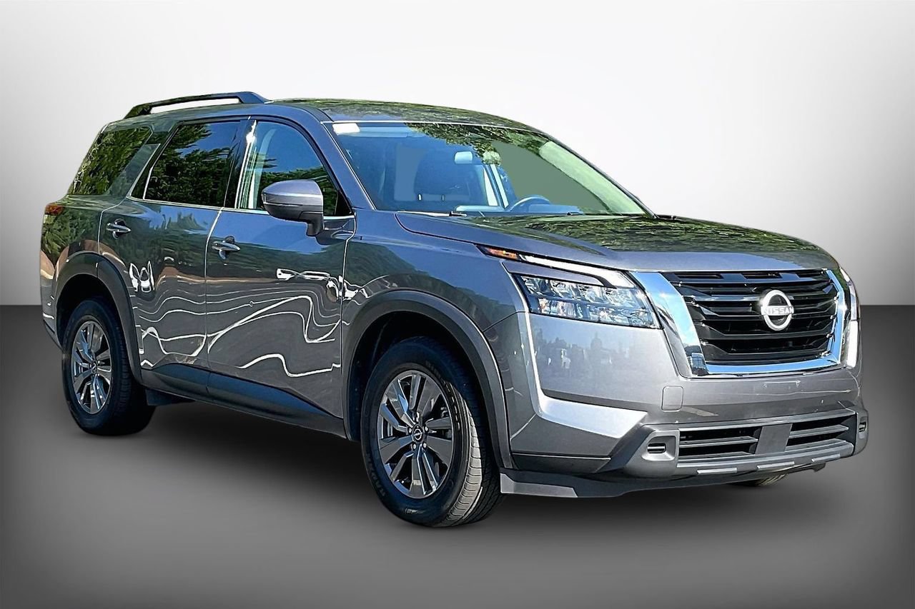 Used 2025 Nissan Pathfinder SV