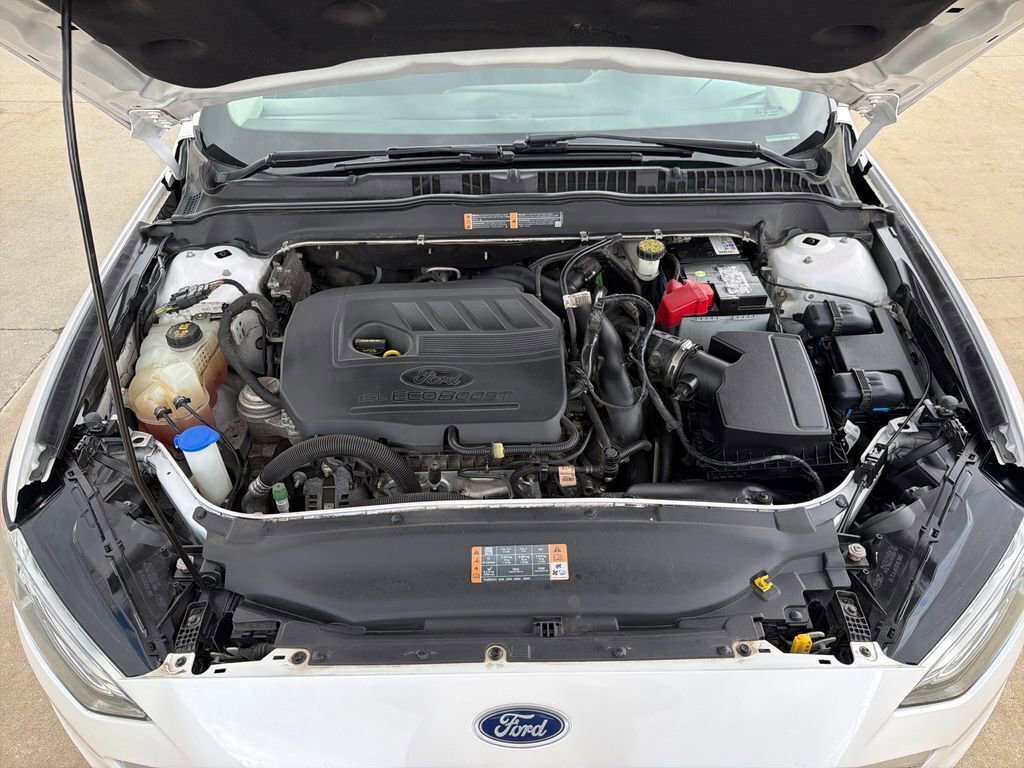 Used 2018 Ford Fusion SE w/ Fusion SE Technology Package FWD image 21