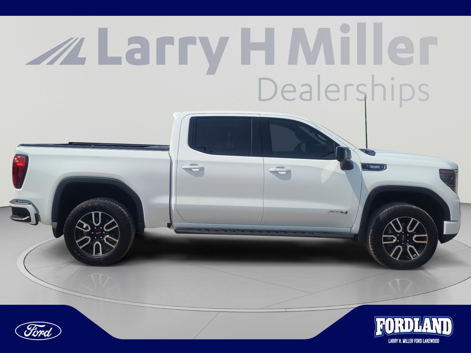 Used 2025 GMC Sierra 1500 AT4 w/ AT4 Premium Package AWD/4WD image 6
