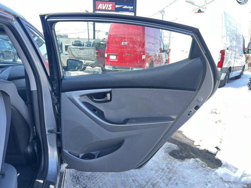 Used 2013 Hyundai Elantra GLS w/ Preferred Pkg image 13