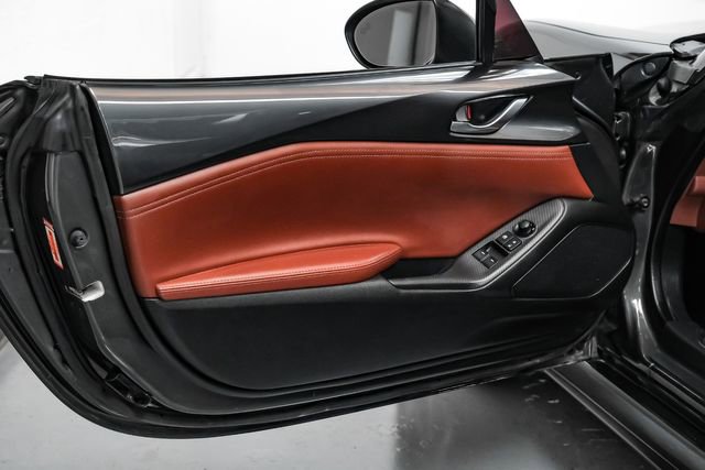 Used 2017 MAZDA MX-5 Miata RF Grand Touring image 40