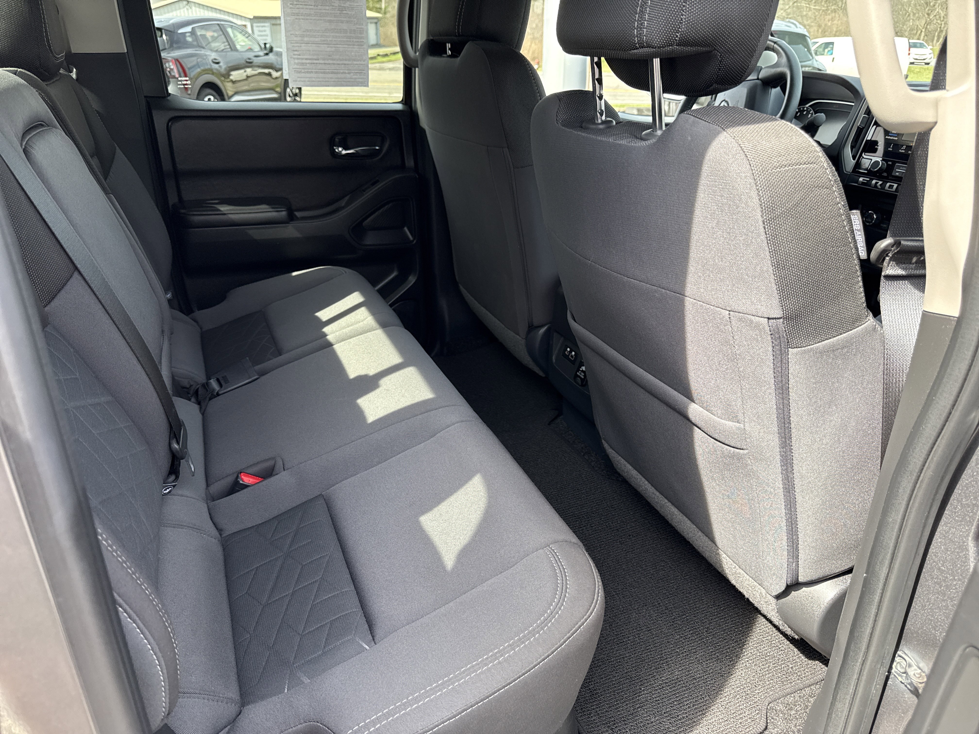 Used 2025 Nissan Frontier SV w/ SV Convenience Package image 15