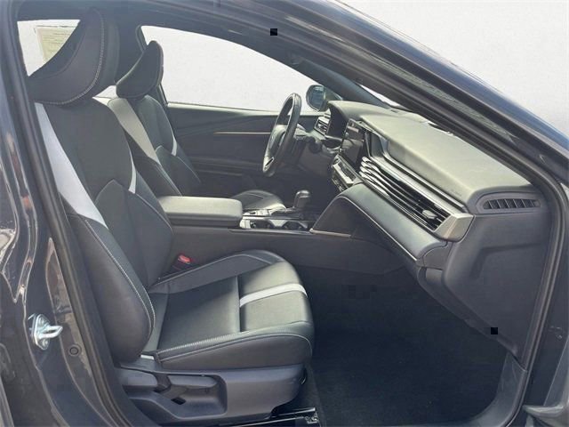 Used 2025 Toyota Camry SE image 25