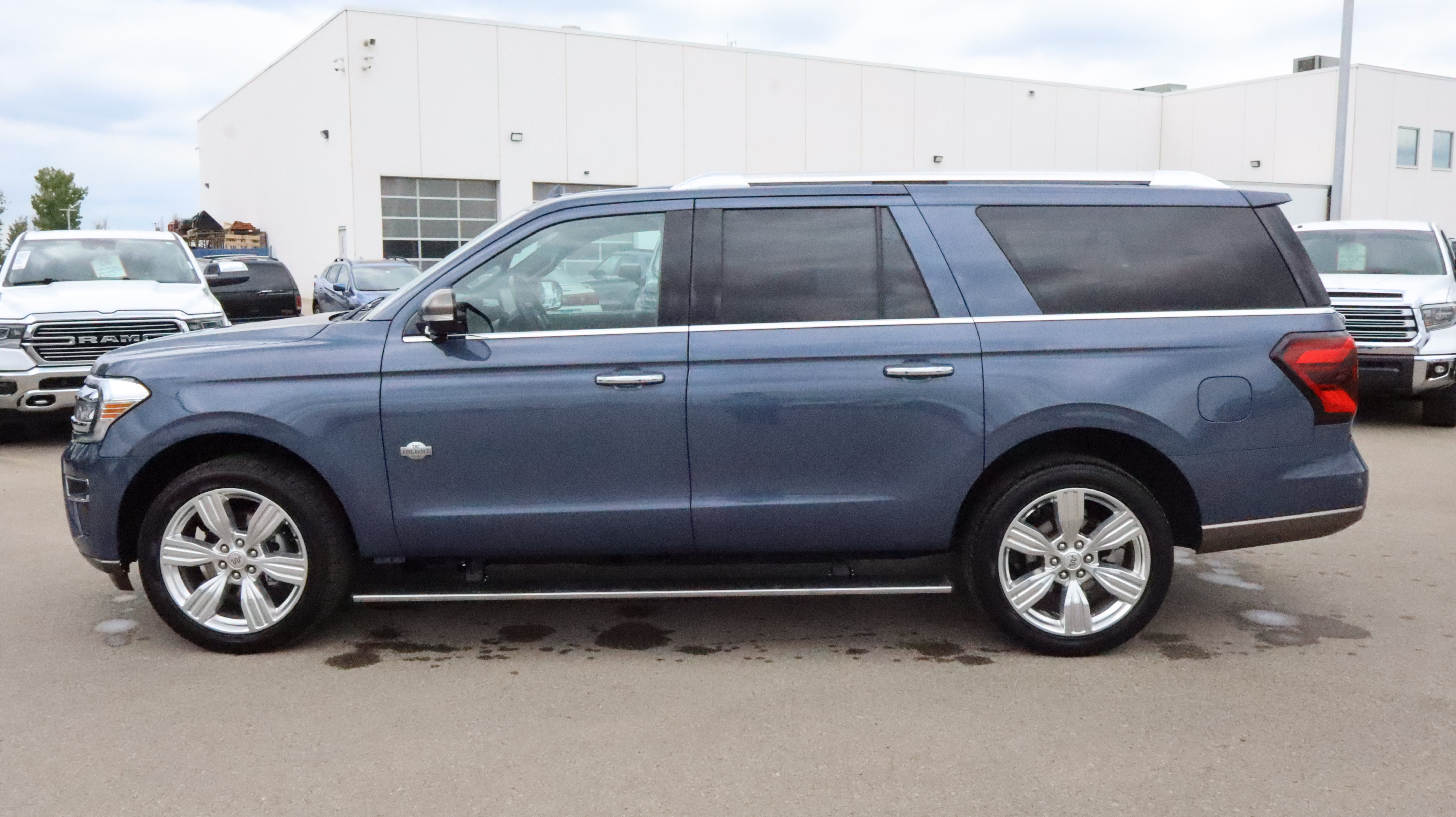 Used 2023 Ford Expedition Max King Ranch AWD/4WD image 4