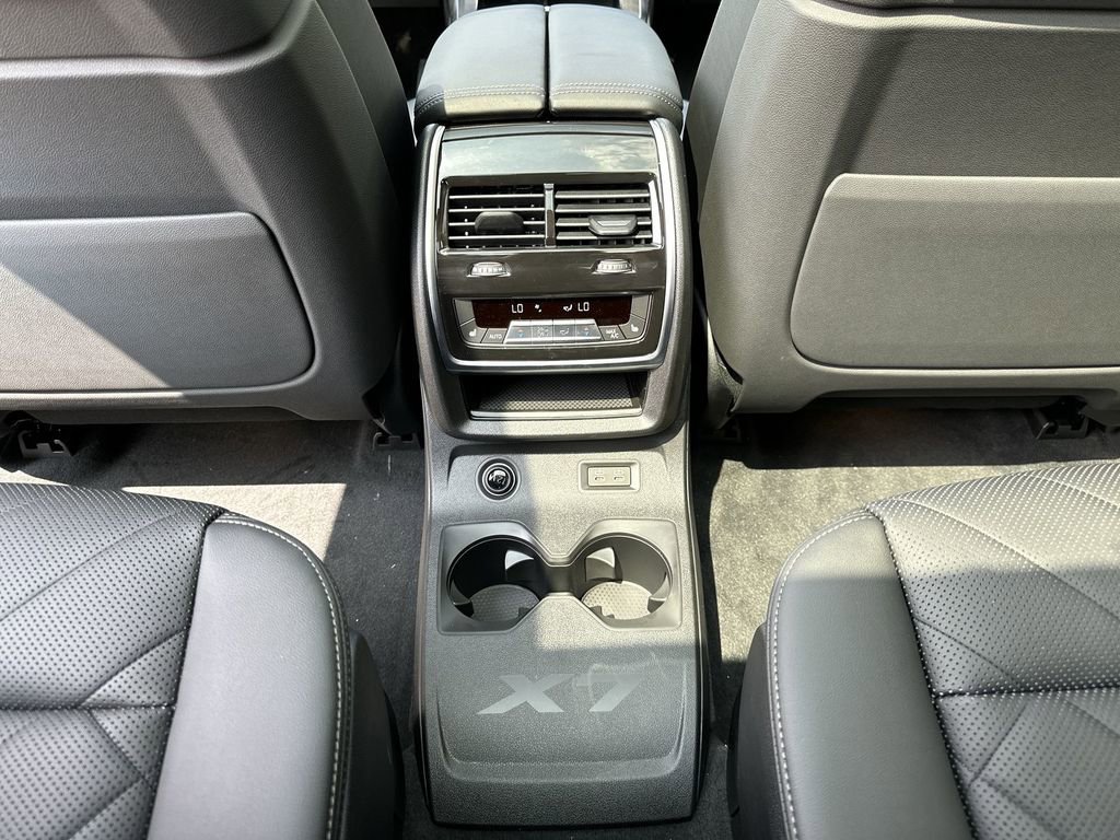 Used 2025 BMW X7 xDrive40i image 47