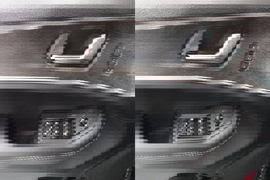 New 2025 Jeep Grand Cherokee L Limited w/ Luxury Tech Group II image 8