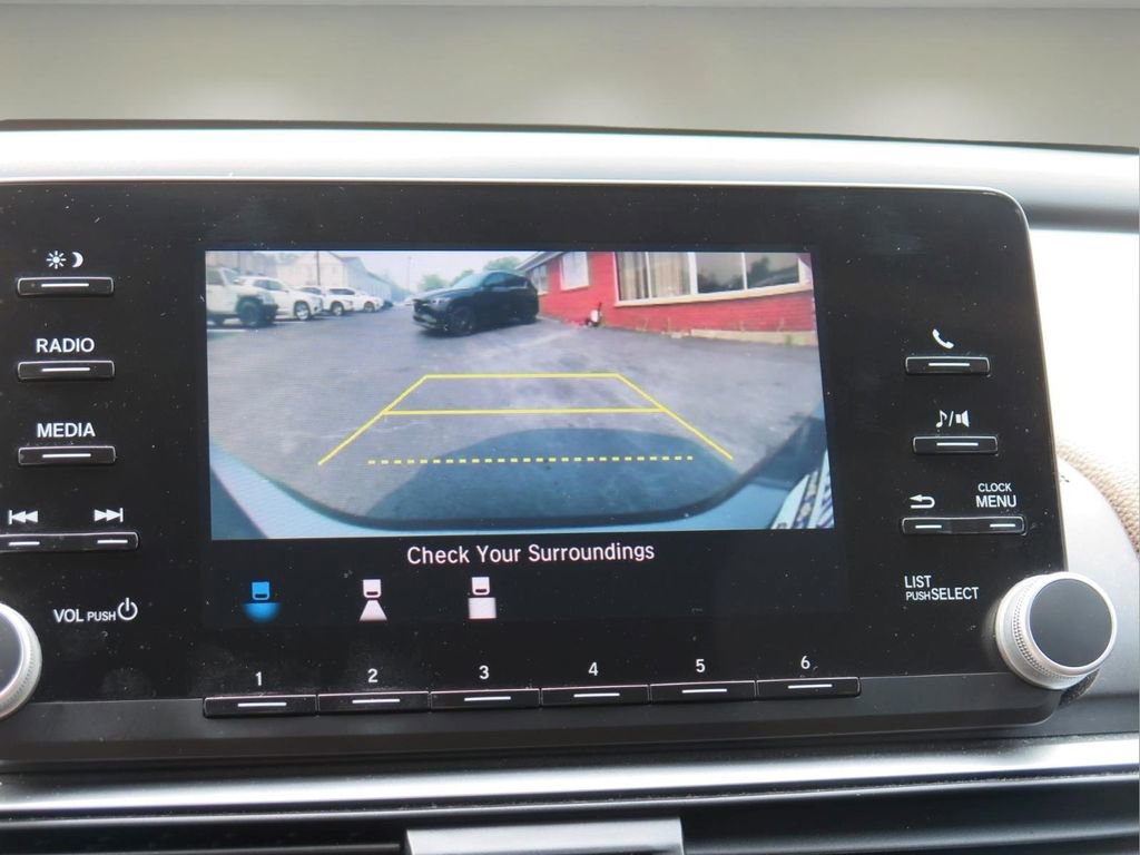 Used 2019 Honda Accord LX image 17