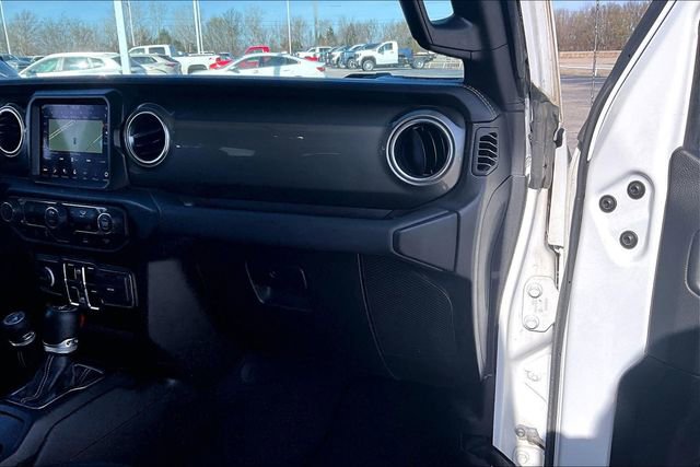 Used 2023 Jeep Wrangler Unlimited Sahara AWD/4WD image 26