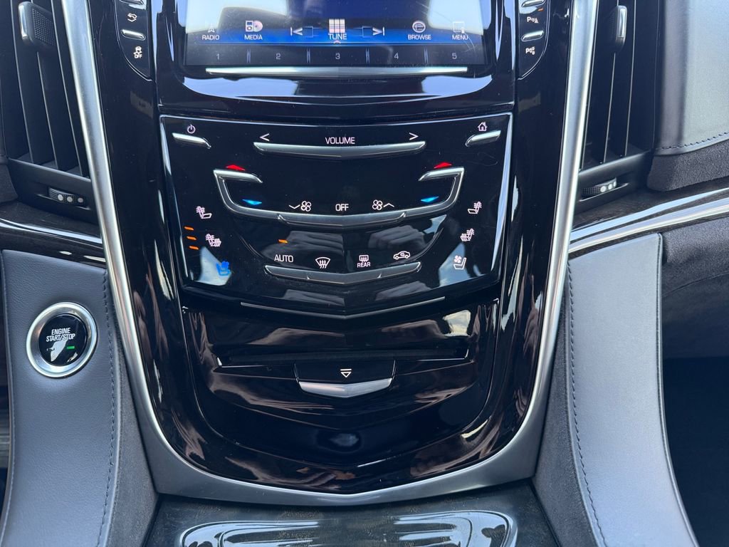 Used 2020 Cadillac Escalade Platinum AWD/4WD image 15