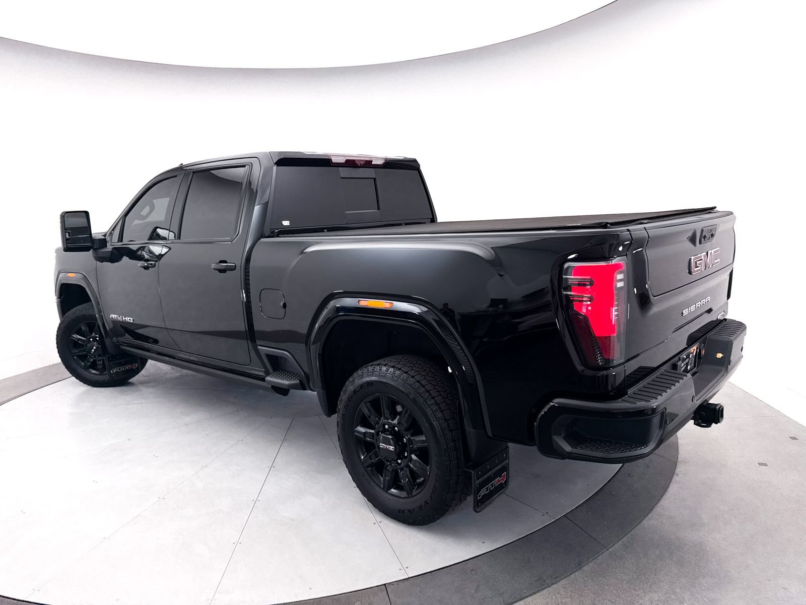 Used 2024 GMC Sierra 3500 AT4 w/ AT4 Premium Plus Package AWD/4WD image 2